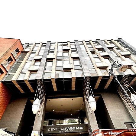 Central Apartment With Balcony Budapest Esterno foto