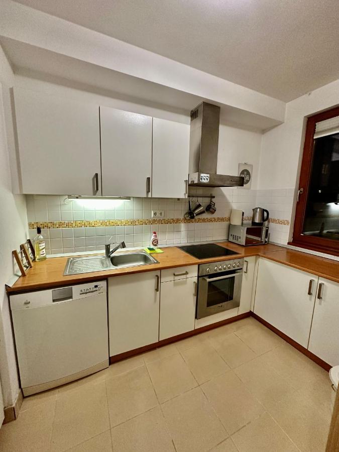 Central Apartment With Balcony Budapest Esterno foto