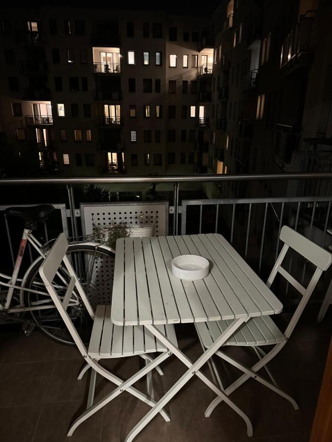 Central Apartment With Balcony Budapest Esterno foto