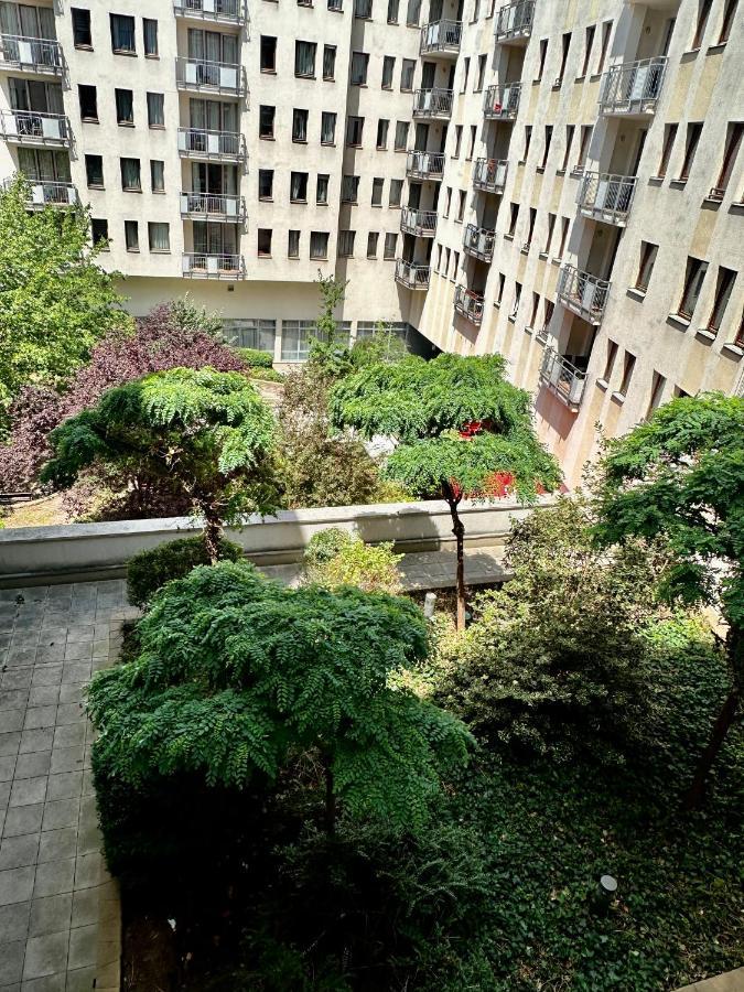 Central Apartment With Balcony Budapest Esterno foto