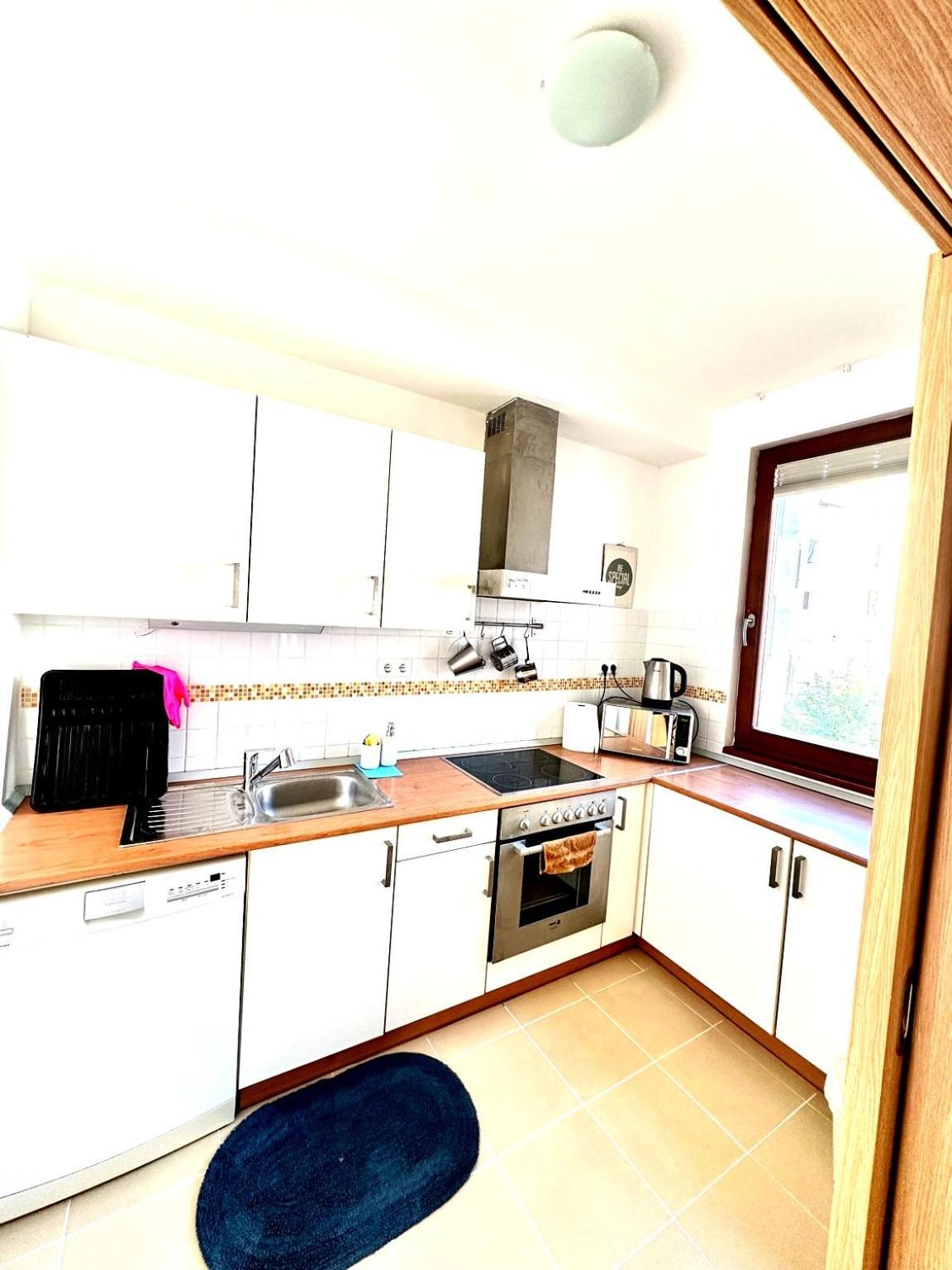 Central Apartment With Balcony Budapest Esterno foto