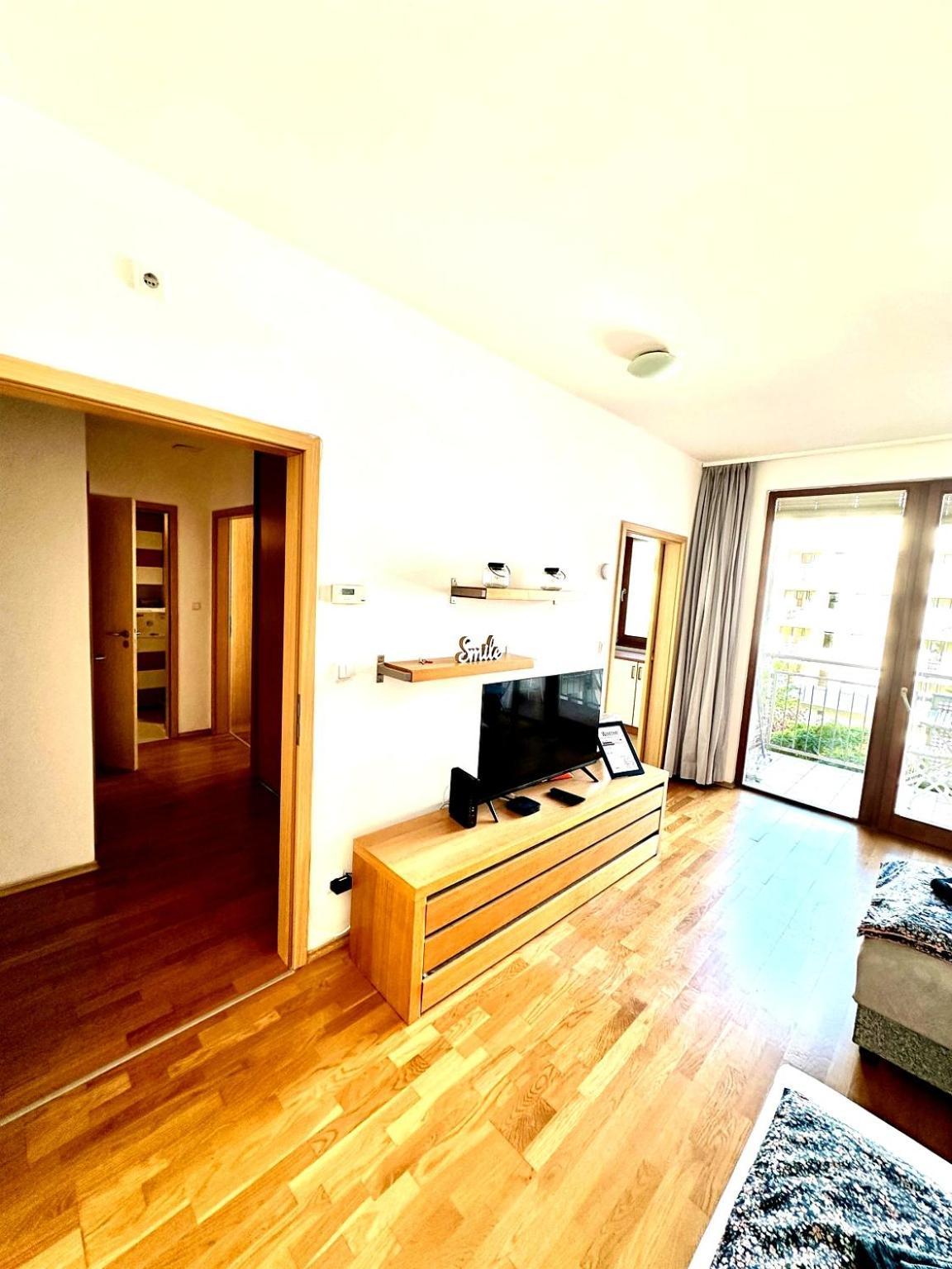 Central Apartment With Balcony Budapest Esterno foto