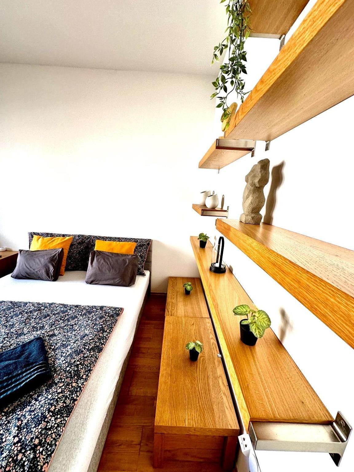 Central Apartment With Balcony Budapest Esterno foto